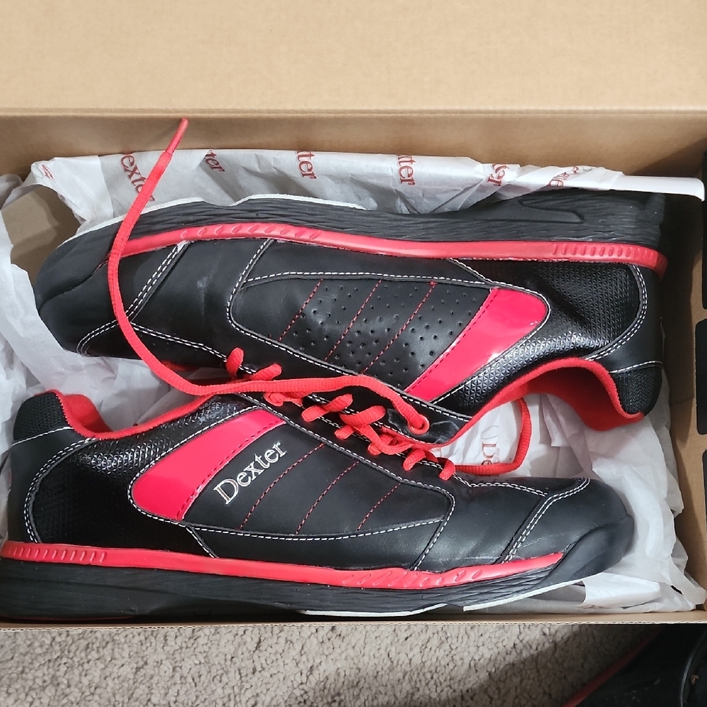 Dexter Men's Athletic Bowling Shoes in Black and Red 10.5M